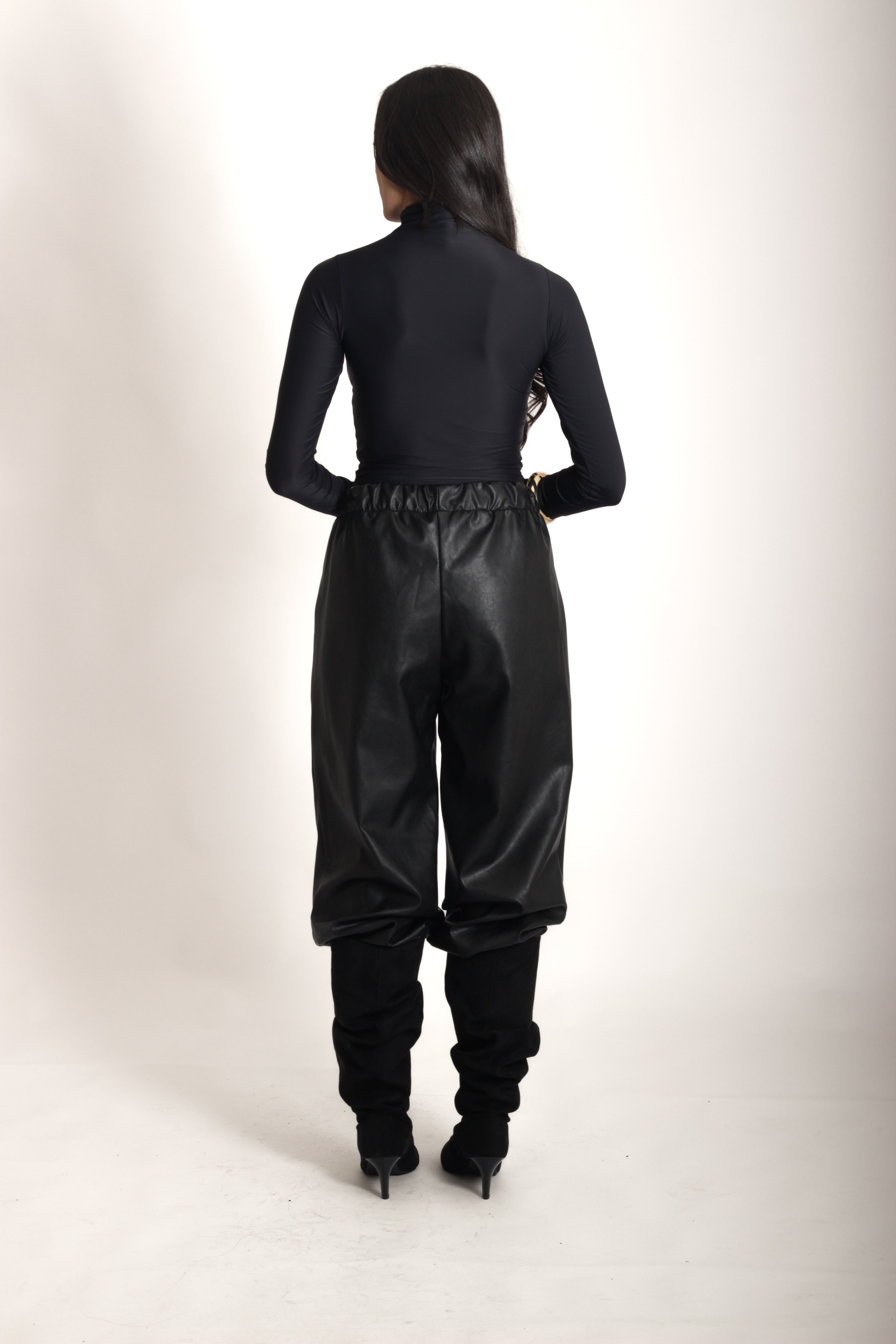 Calça Couro Eco
