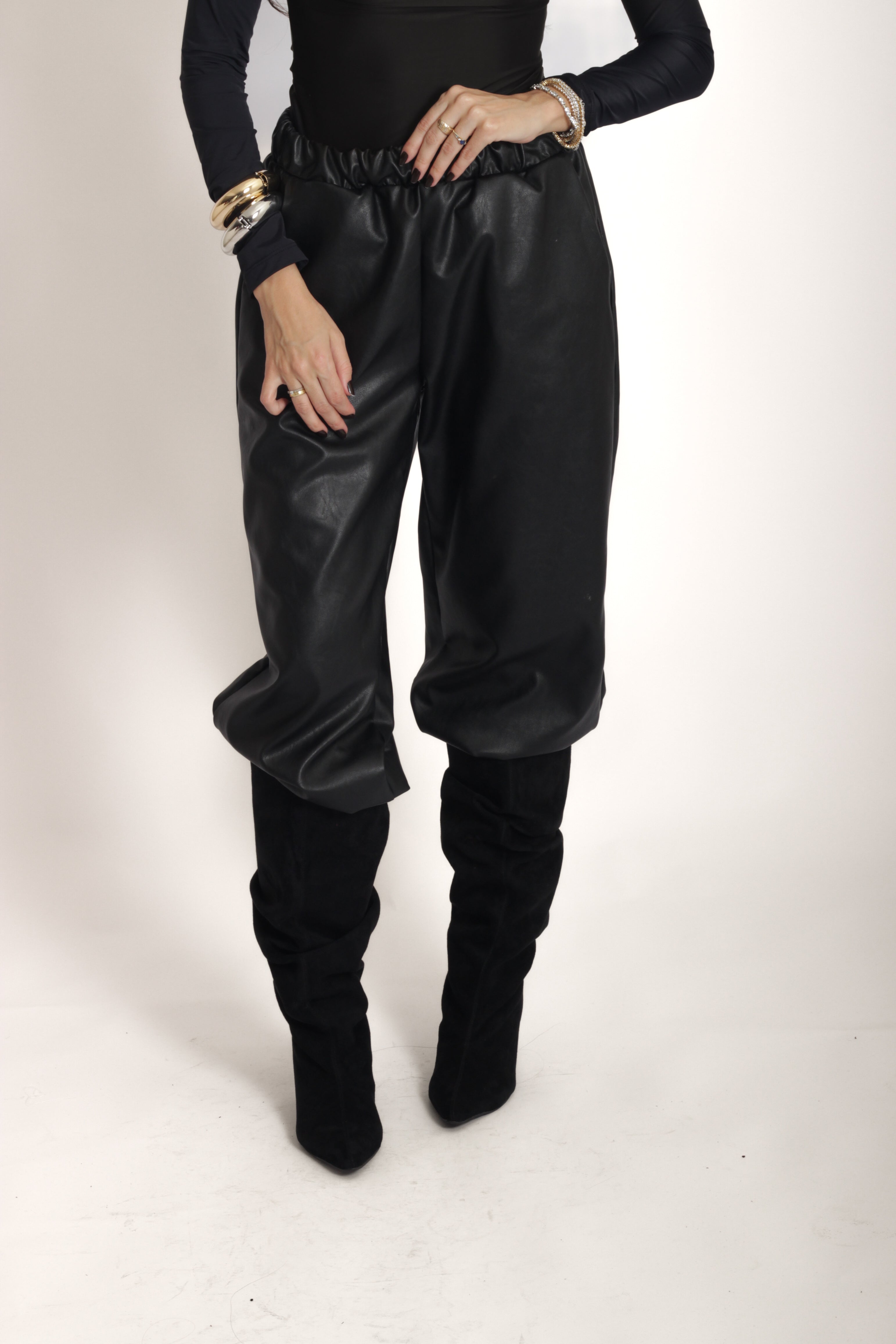 Calça Couro Eco